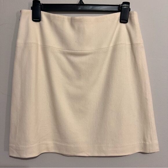 Banana Republic Cream Mini Skirt - Picture 1 of 5